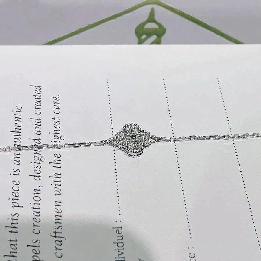 [Joyas Regalia]Pulsera de plata con una sola flor de trébol