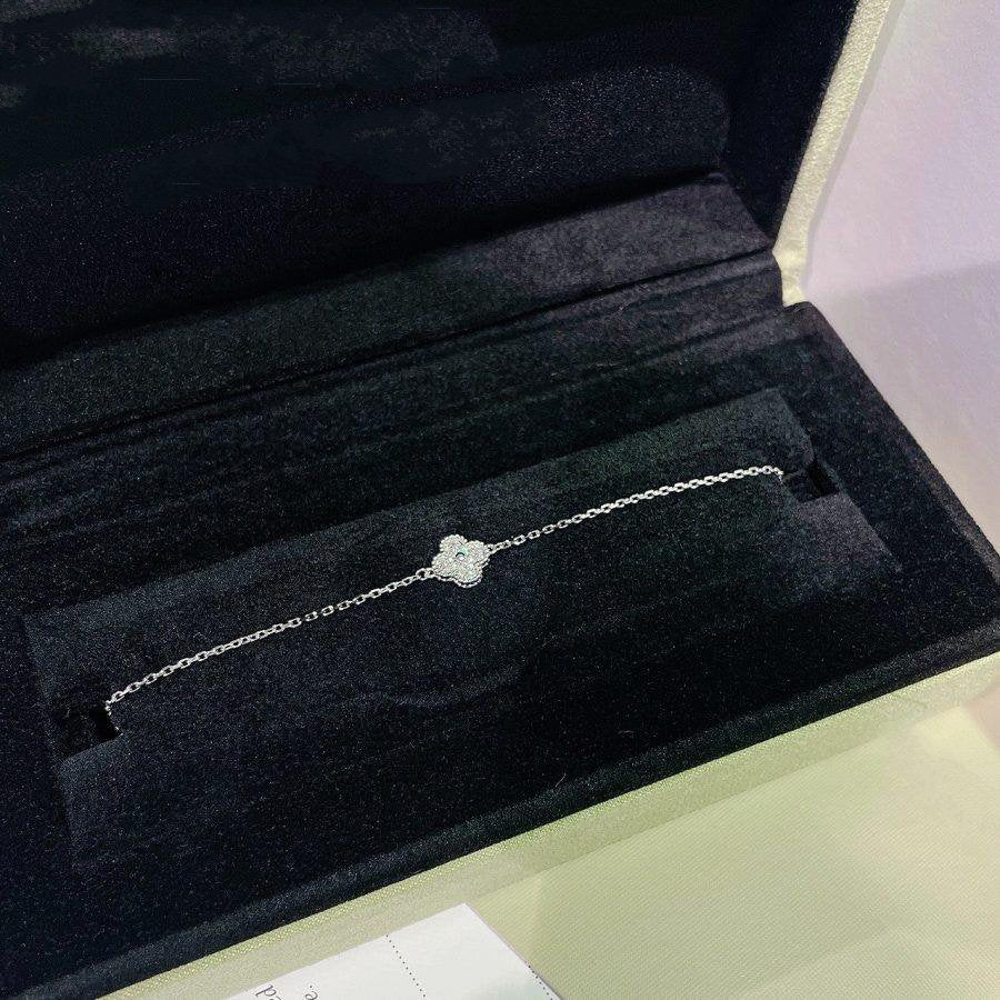[Joyas Regalia]Pulsera de plata con una sola flor de trébol