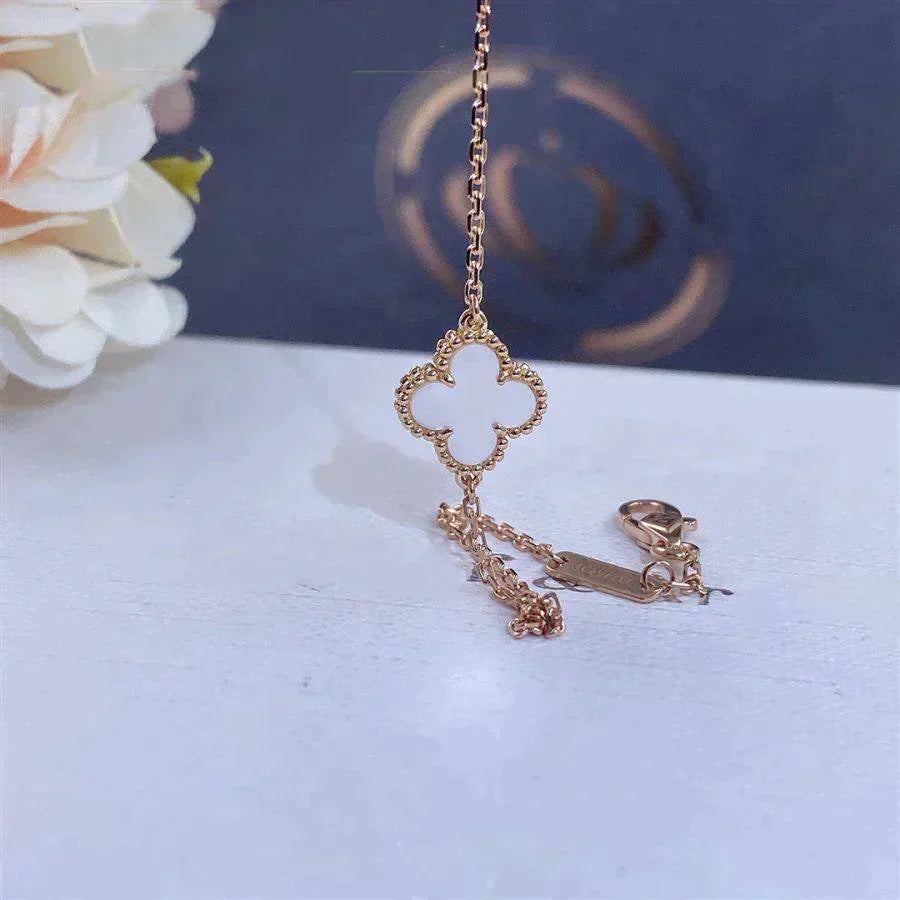 [Joyas Regalia]Pulsera de una sola flor con trébol blanco