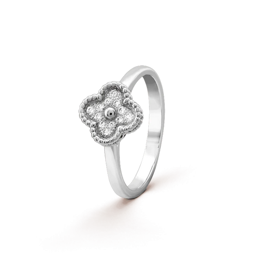 [Joyas Regalia] ANILLO DE TRÉBOL CON DIAMANTES