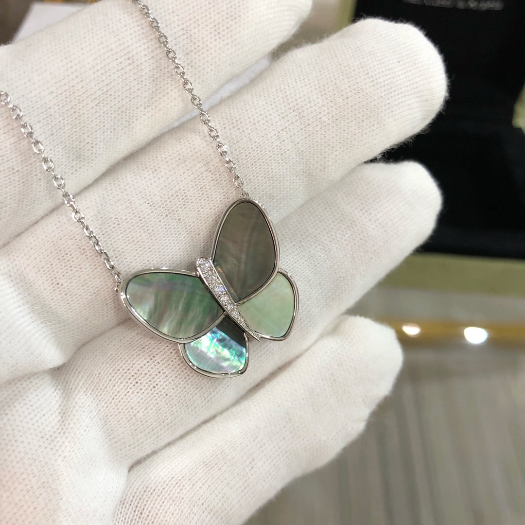 [Regalia jewelry]LARGE BUTTERFLY SILVER PENDANT DIAMOND NECKLACE