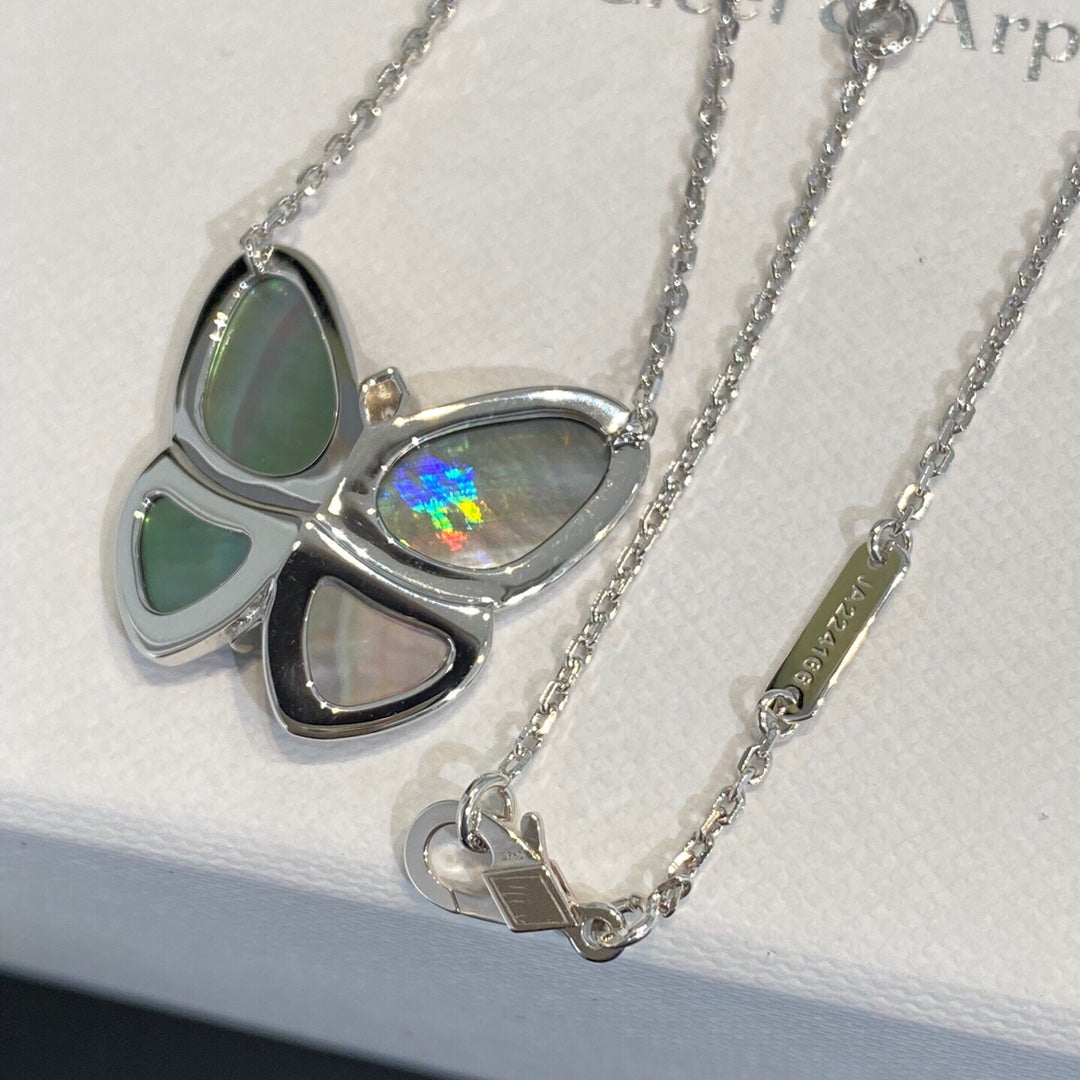 [Regalia jewelry]LARGE BUTTERFLY SILVER PENDANT DIAMOND NECKLACE