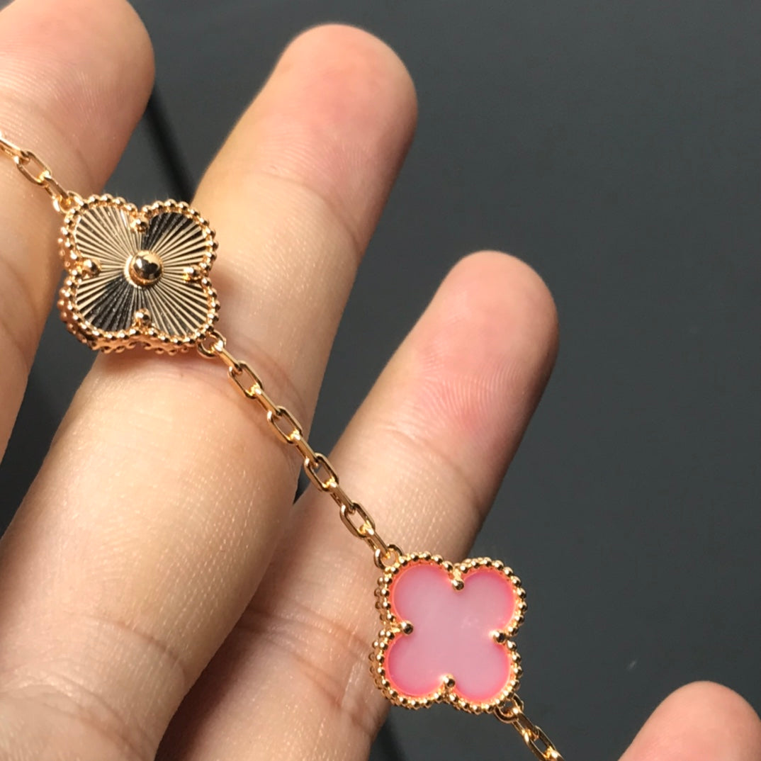 [Joyas Regalia]PULSERA TRÉBOL 5 MOTIVOS ROSA Y ORO ROSA