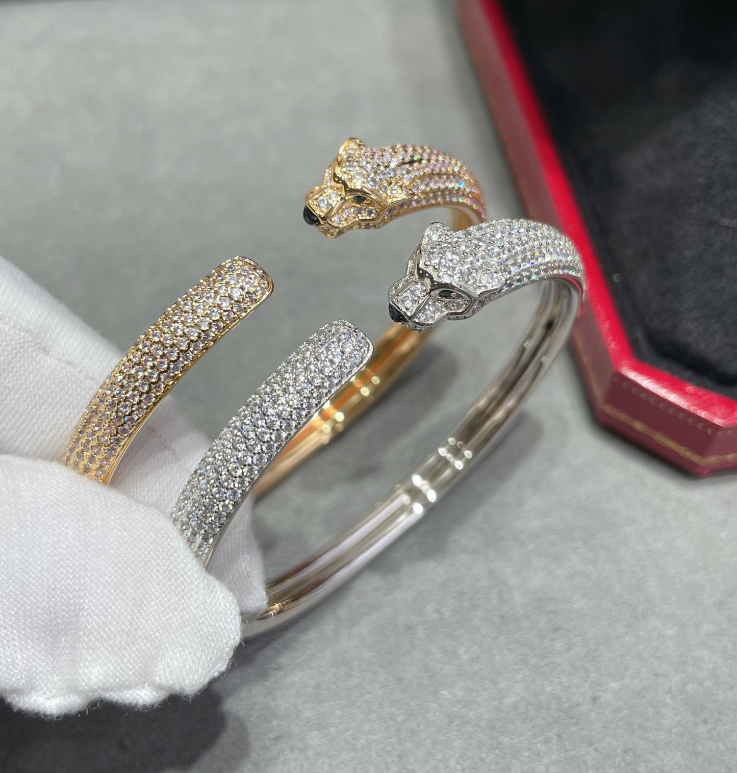 [Joyas Regalia]Pulsera abierta con diamantes Pantera