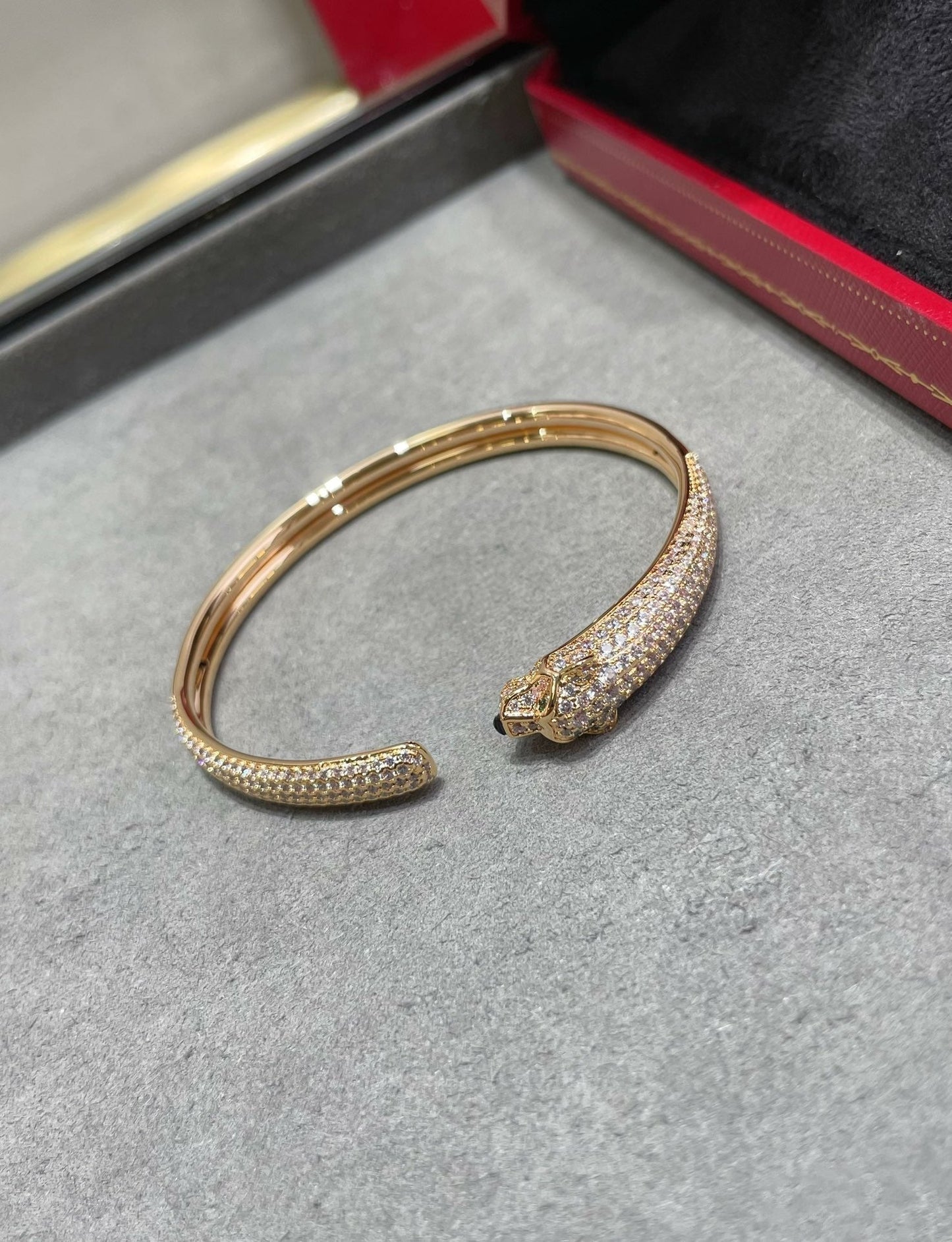 [Joyas Regalia]Pulsera abierta con diamantes Pantera
