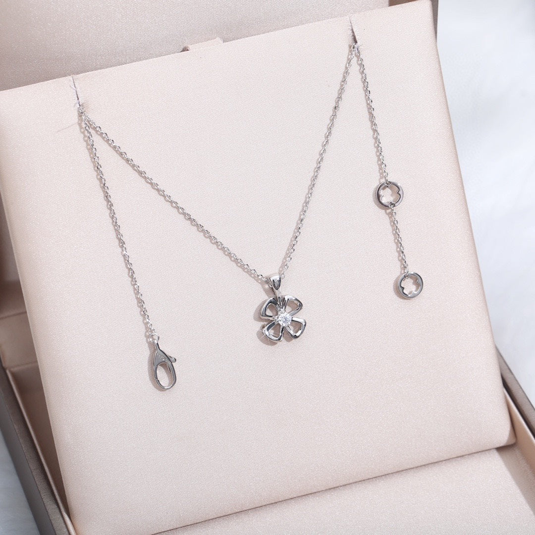 [Joyas Regalia] COLLAR FIOREVER CON CENTRO DE DIAMANTE