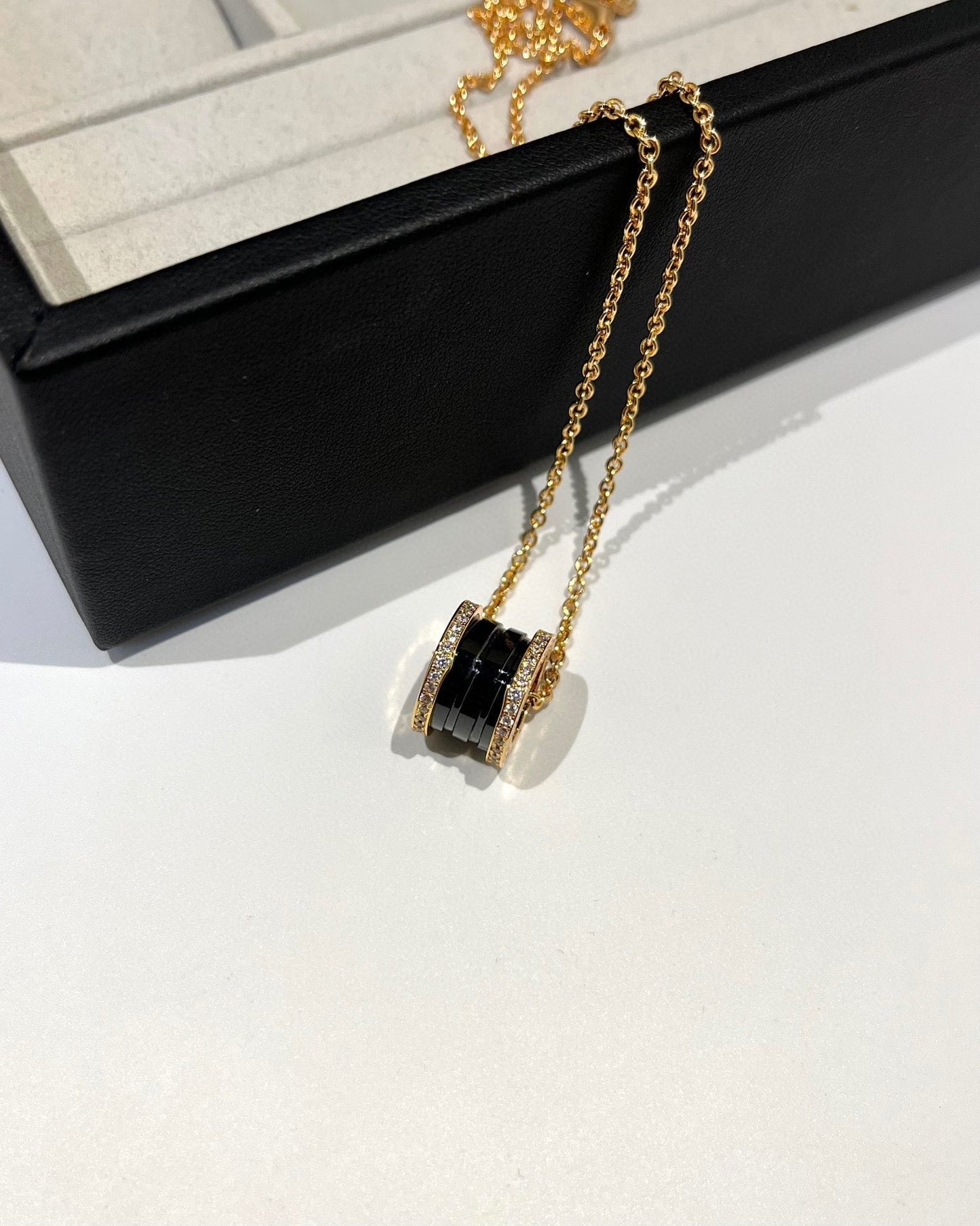 [Regalia jewelry]ZERO 1 BLACK CERAMIC DIAMOND PINK GOLD NECKLACE
