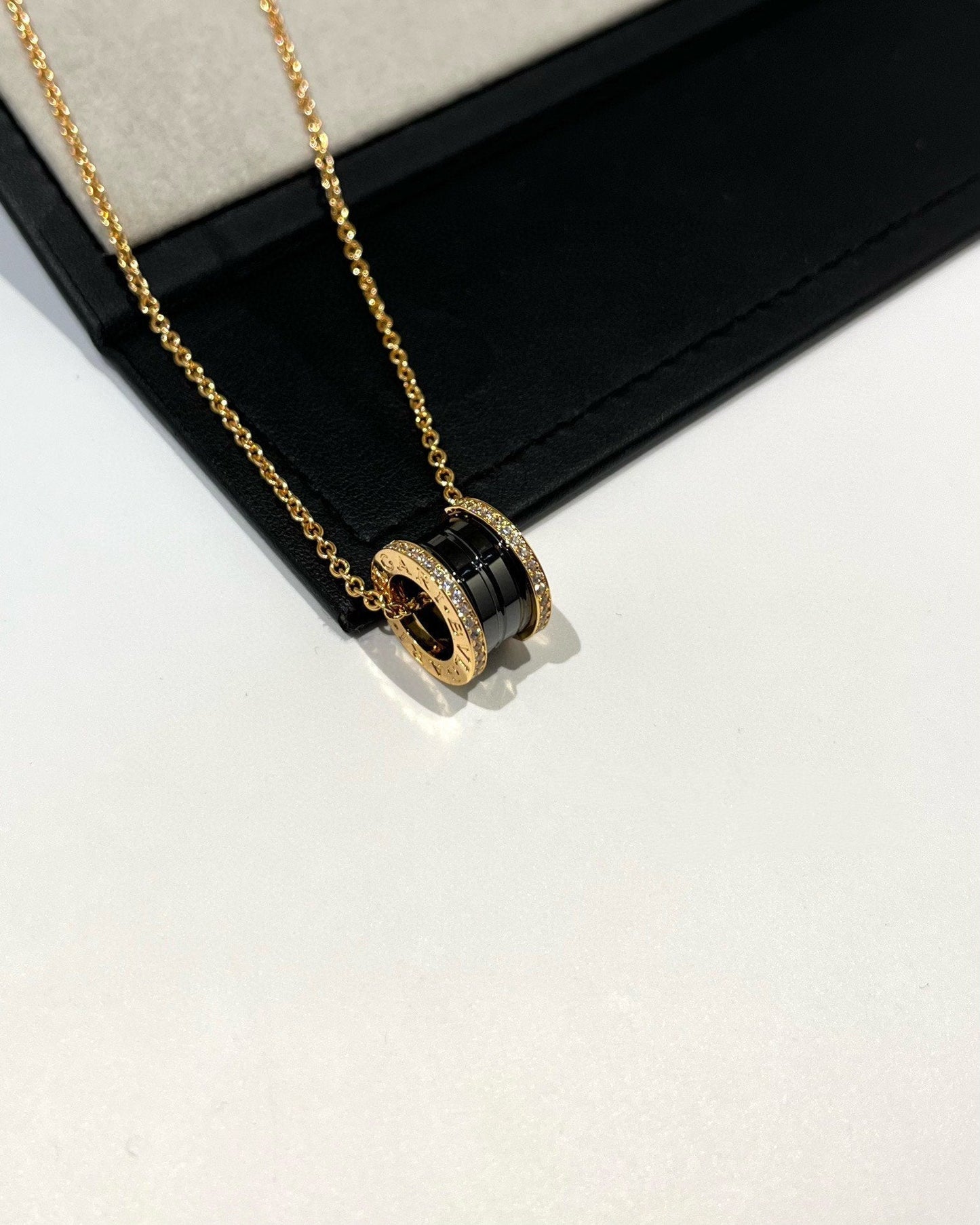 [Regalia jewelry]ZERO 1 BLACK CERAMIC DIAMOND PINK GOLD NECKLACE